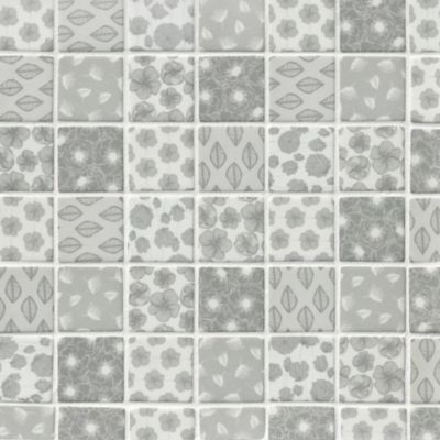 Yukata Pale Grey Glass Mosaic Tile